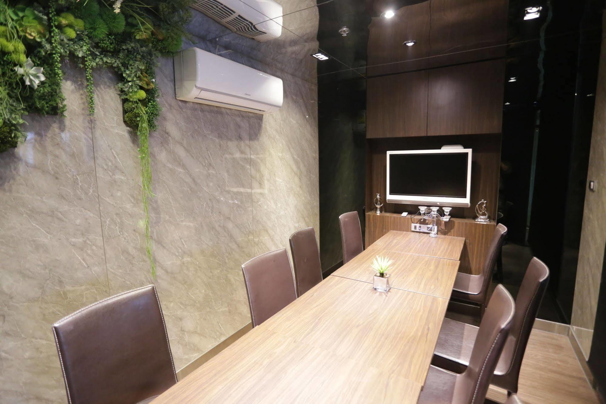 V Residence Bangkok Exterior foto